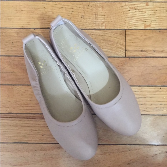 Vince Camuto Shoes - Vince Camuto flats NWOT
